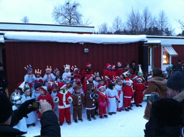 Lucia ute när bloggen jular till sig