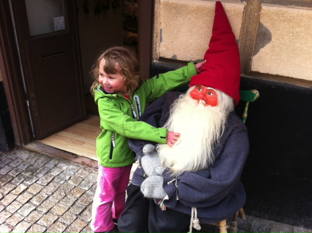 Tomte mitt i sommaren