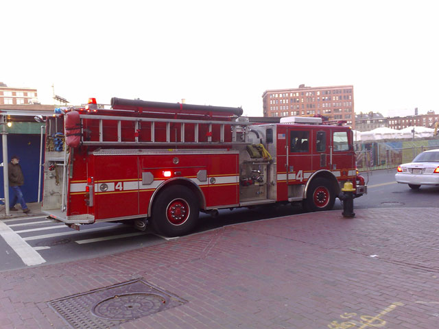 Munkmännen och brandbilen