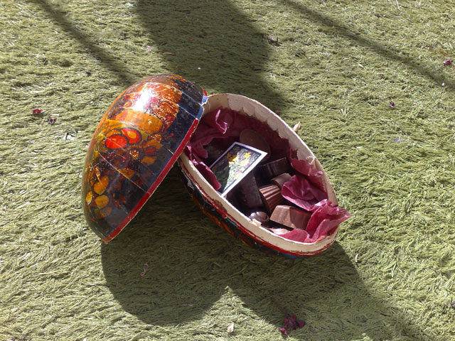 Påskägget öppnat och provsmakat