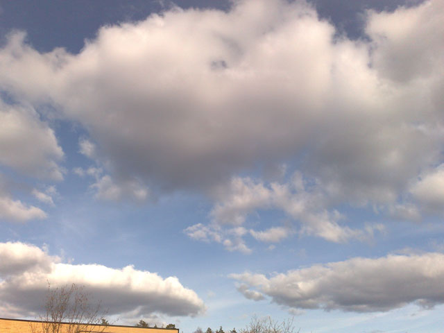 Molnen tornar upp sig